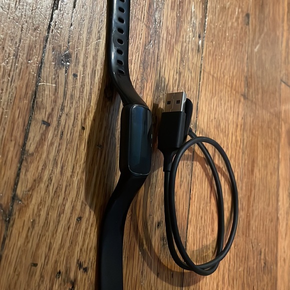 Fitbit Luxe Activity Tracker - Black - Small Band ONLY! - Picture 3 of 3